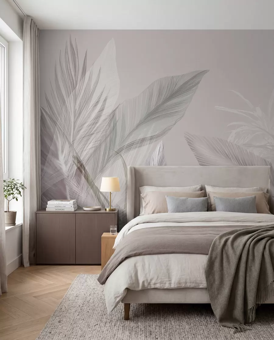 murales de pared Plumas suaves de color blanco, rosa y gris y hojas tropicales flotando sobre un fondo claro w08241v1