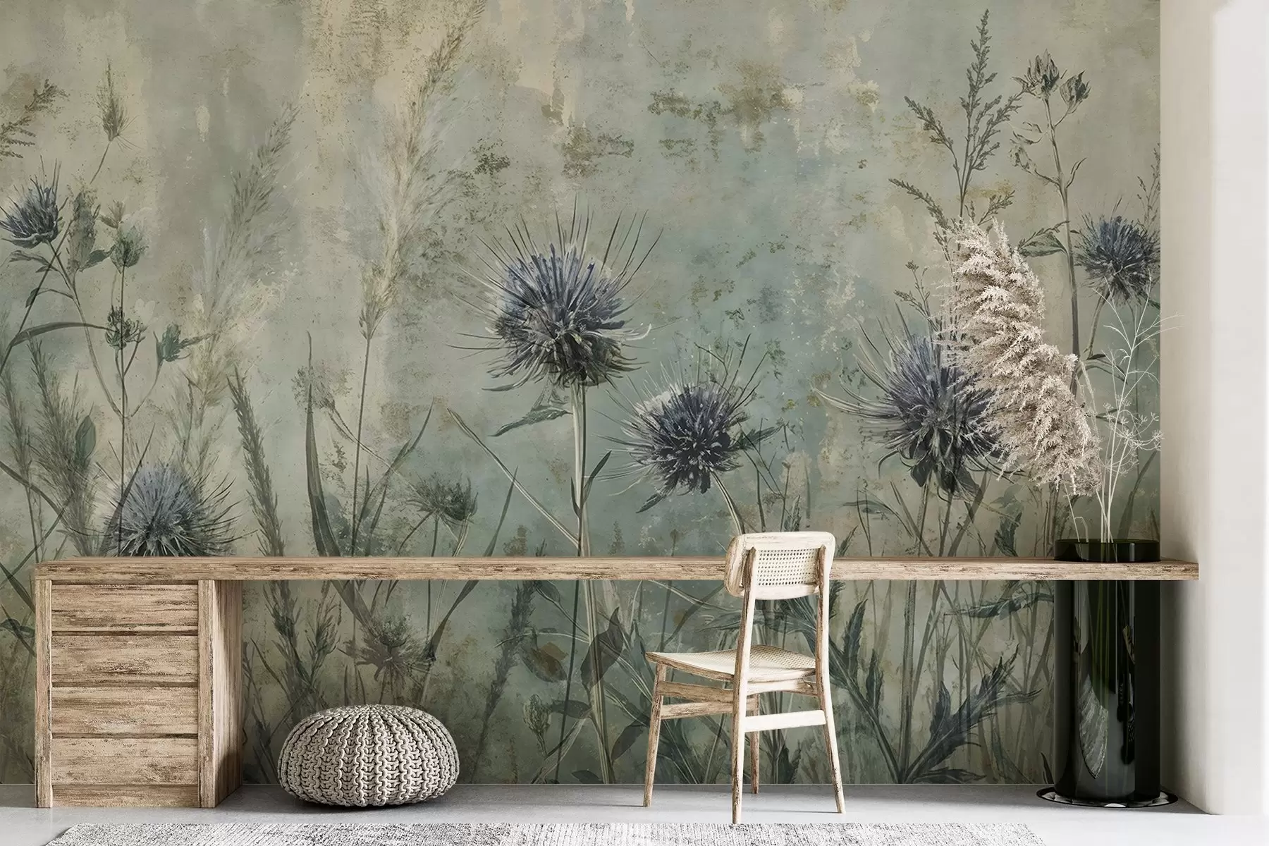 murales de pared Un campo de flores de cardo púrpura con flores borrosas y follaje en el fondo de textura vintage w08463