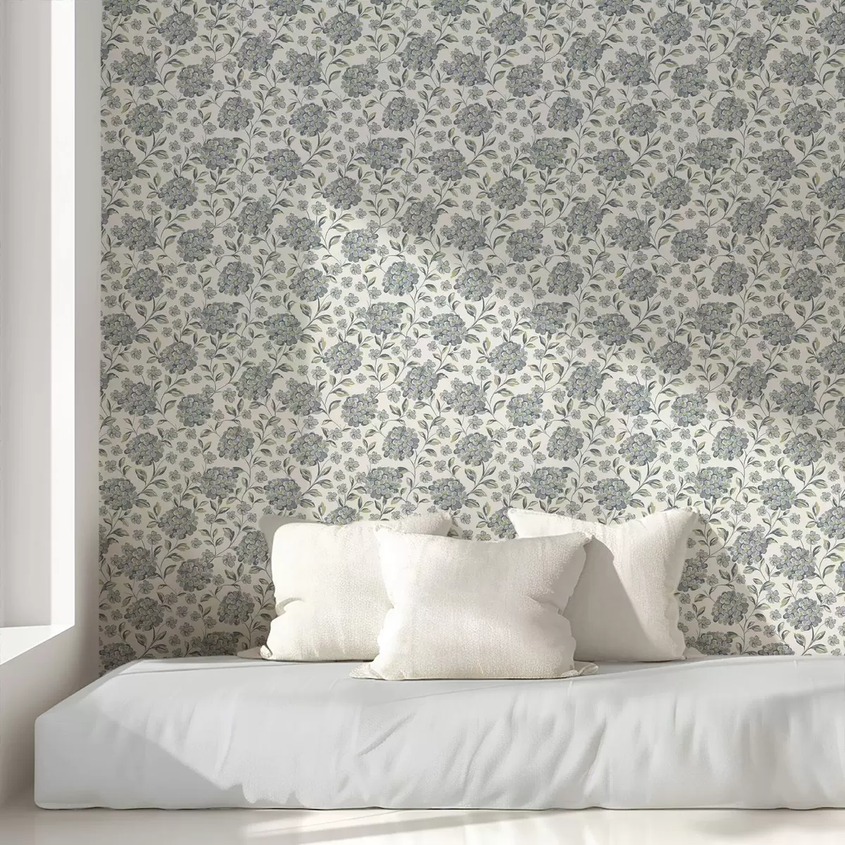 Papel pintado Flores y hojas frondosas en una paleta de colores gris azulados. a00778