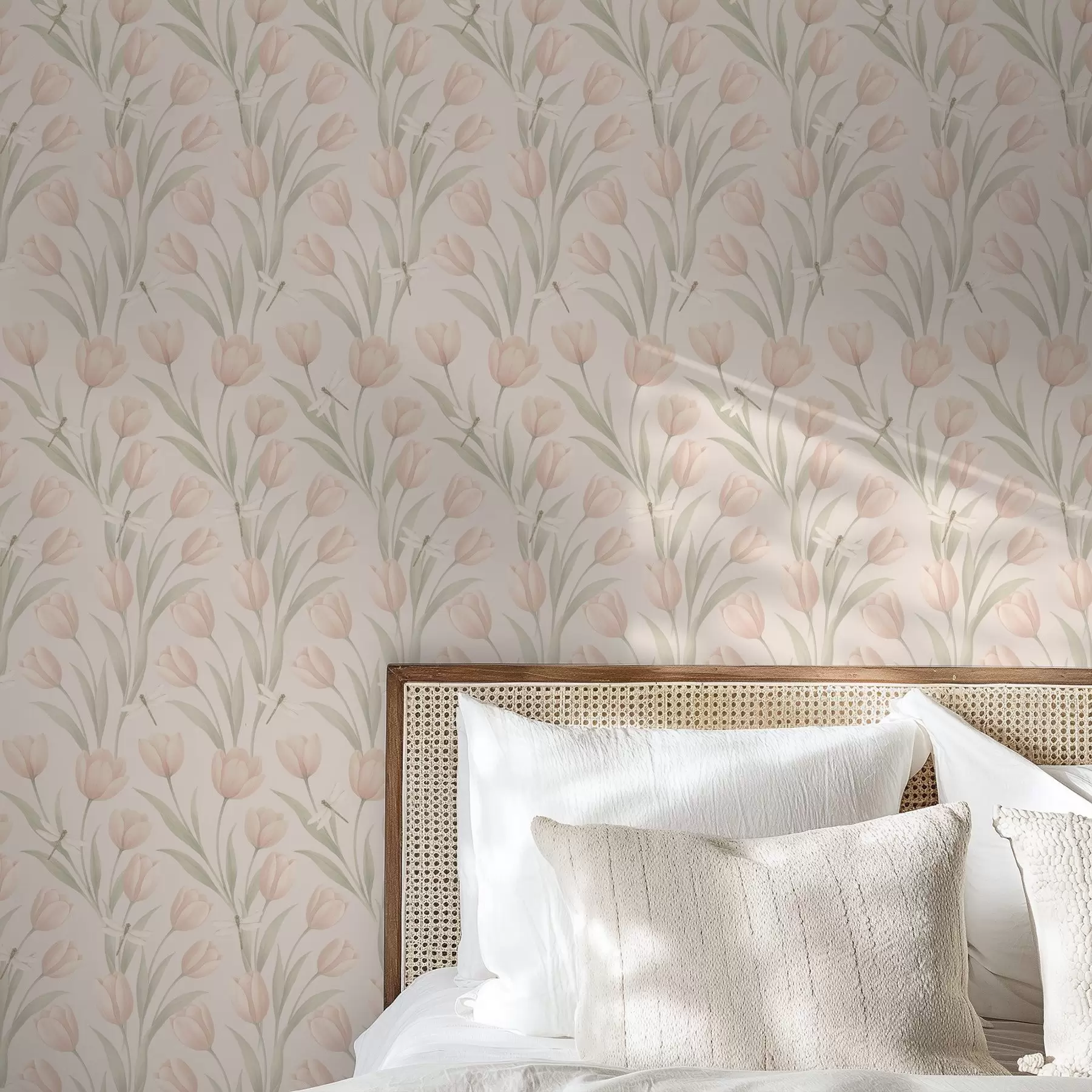 murales de pared Tulipanes pastel con libélulas sobre fondo rosa pálido a00876